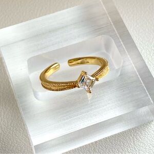 Elegant Gold-Toned Adjustable Ring